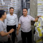 Subdit I Ditreskrimsus Polda Jambi, melakukan sidak ke distributor gula, Selasa (25/2/2025). Foto/istimewa