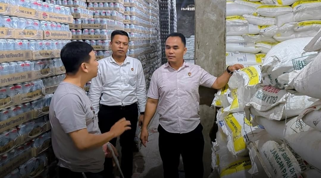 Subdit I Ditreskrimsus Polda Jambi, melakukan sidak ke distributor gula, Selasa (25/2/2025). Foto/istimewa